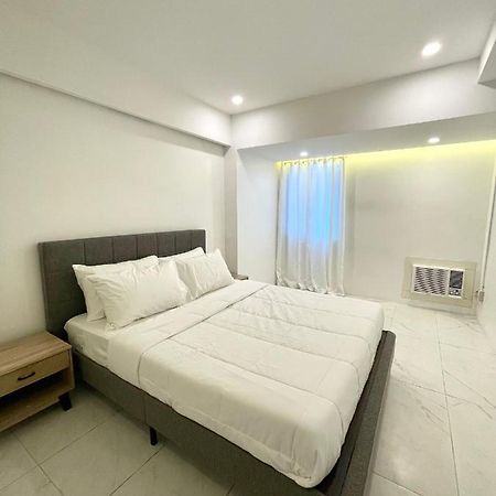 Burgundy Guest Suite Manila Zewnętrze zdjęcie