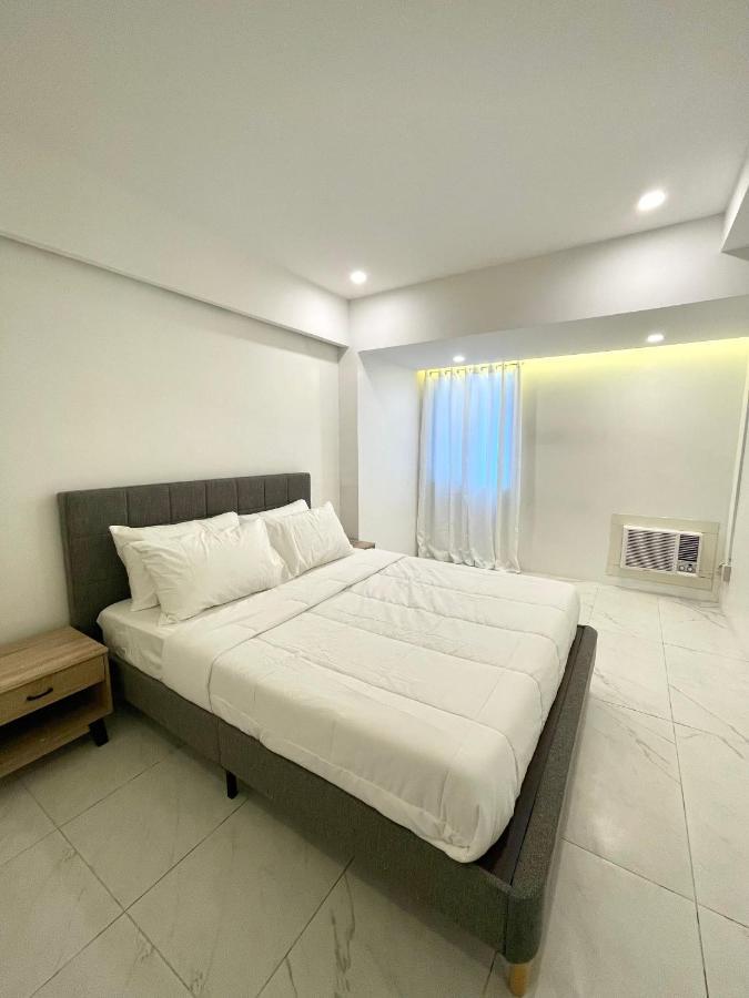 Burgundy Guest Suite Manila Zewnętrze zdjęcie